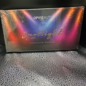 Purple and Pink Eyeshadow Palette Spotlight